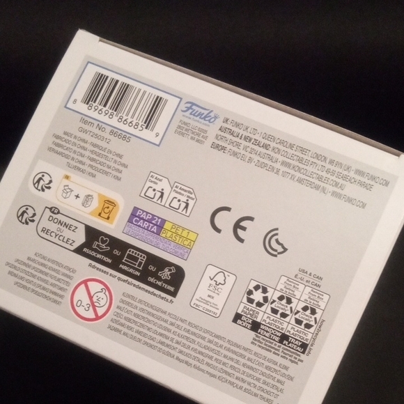 Funko Pop Bob as Beetlejuice with Green Hair - Picture 8 of 10